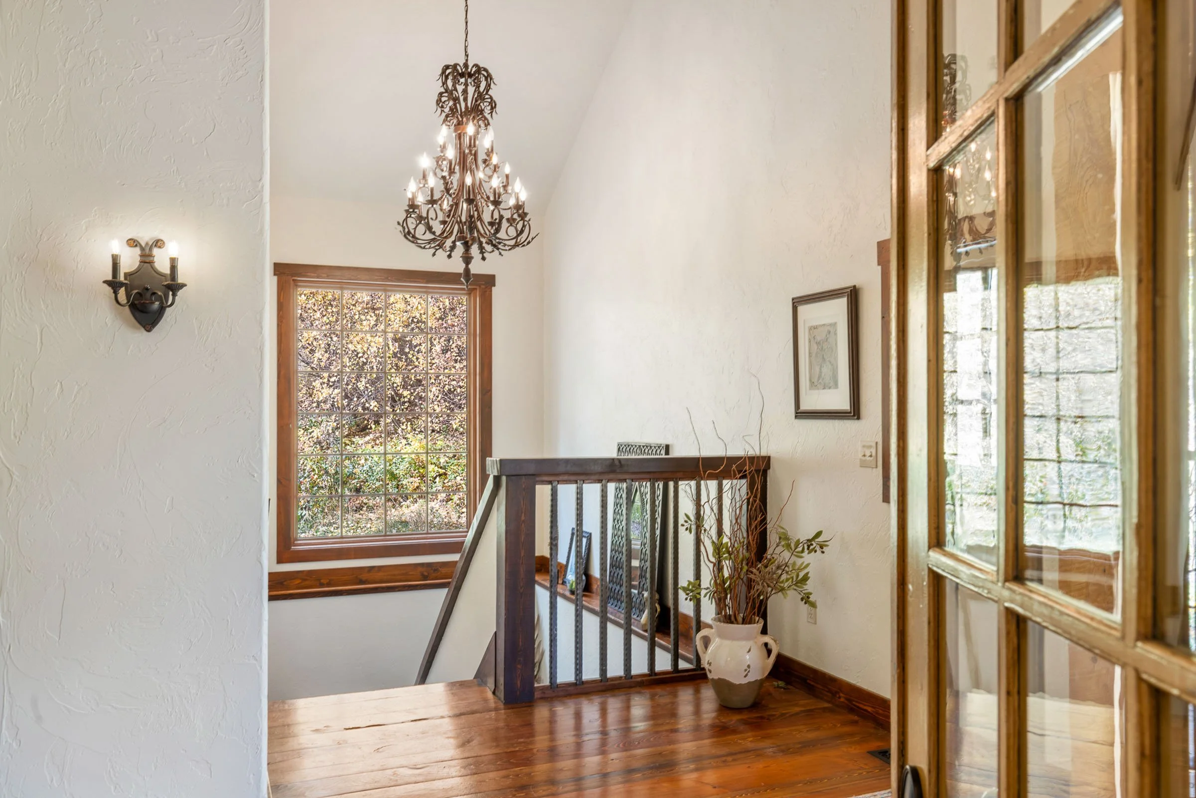 Primary Entryway to Stairs