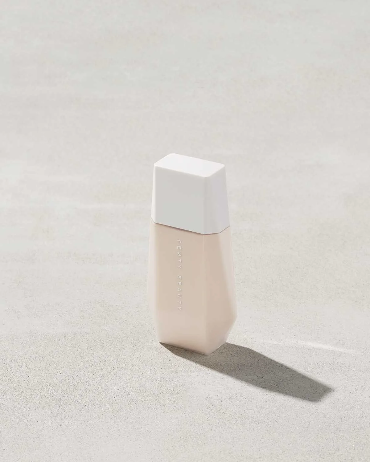 fenty beauty eaze drop lightweight blurring skin tint