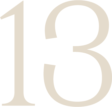 Número 13 en color gris claro sobre fondo negro.