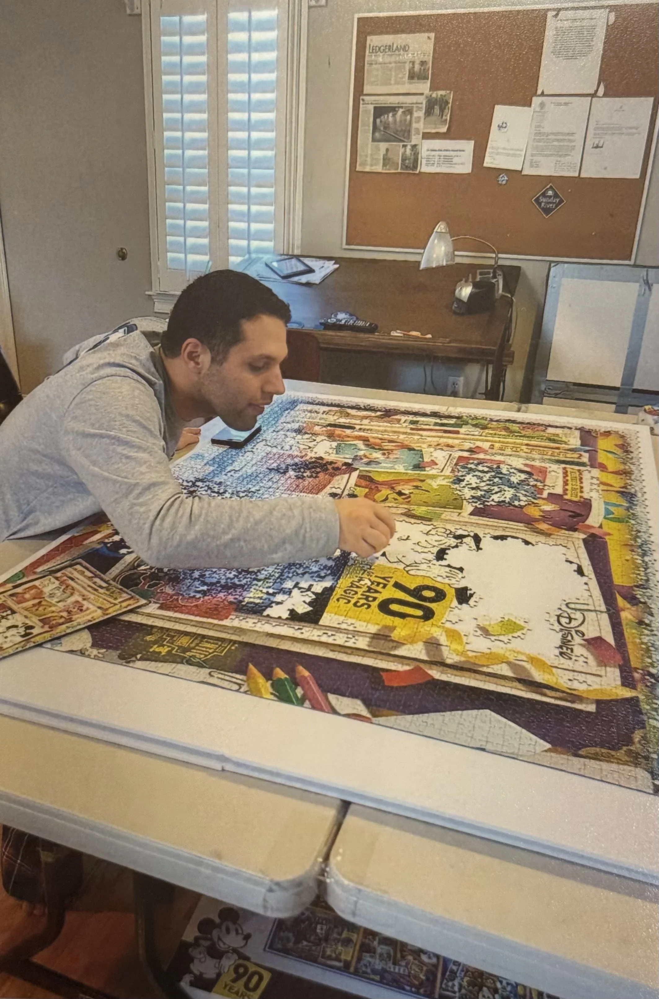 jack-of-puzzles-40320-piece-mickey-mouse-puzzle-process-4.jpeg