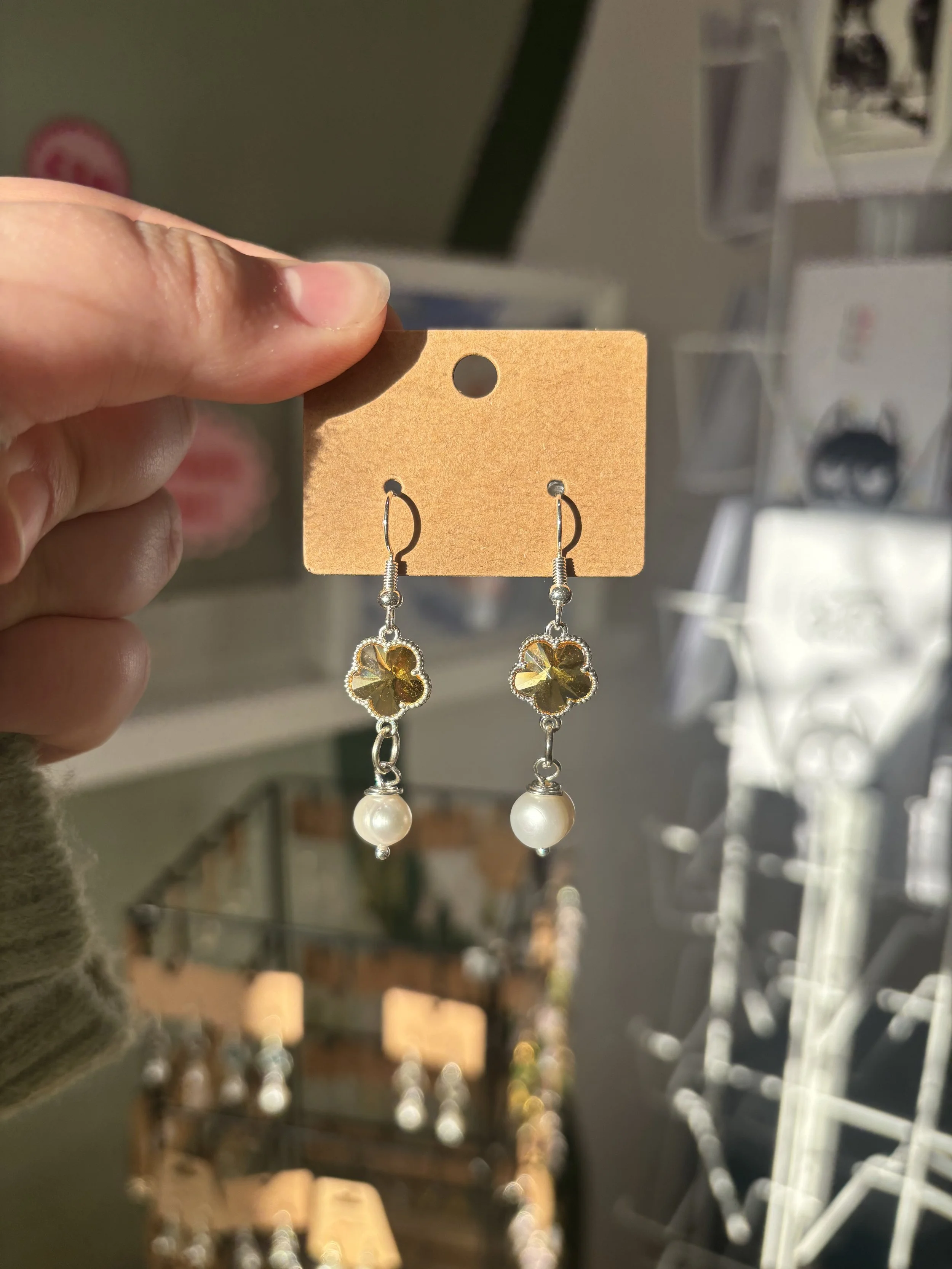 Glass Flower Pearl Earring