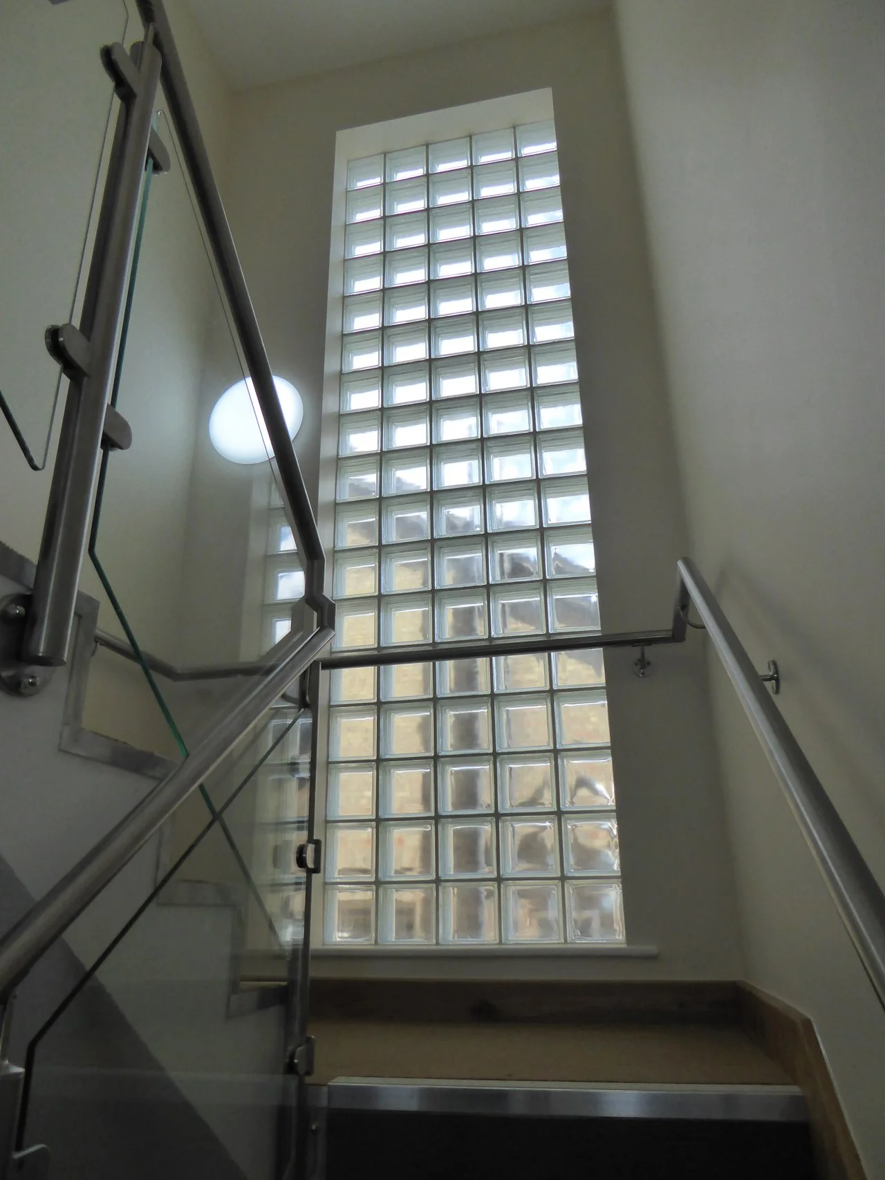 Finchley-Central-Flats-glass-block-stairwell.jpg
