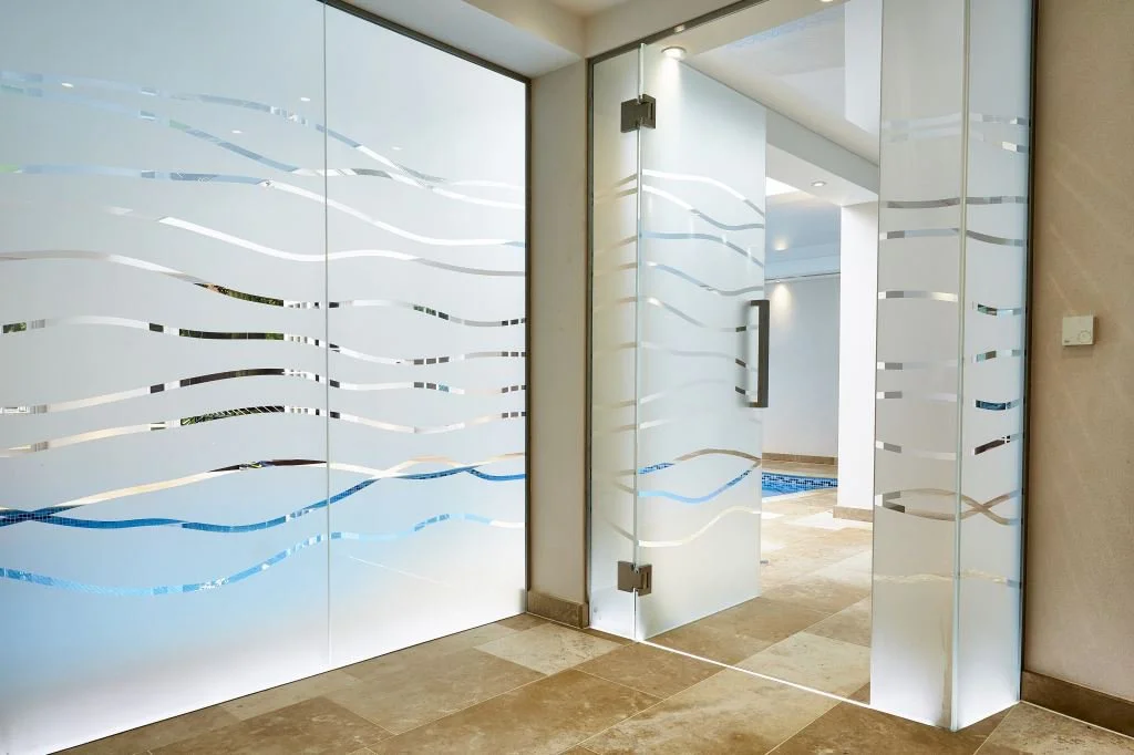 Uplit glazed screens