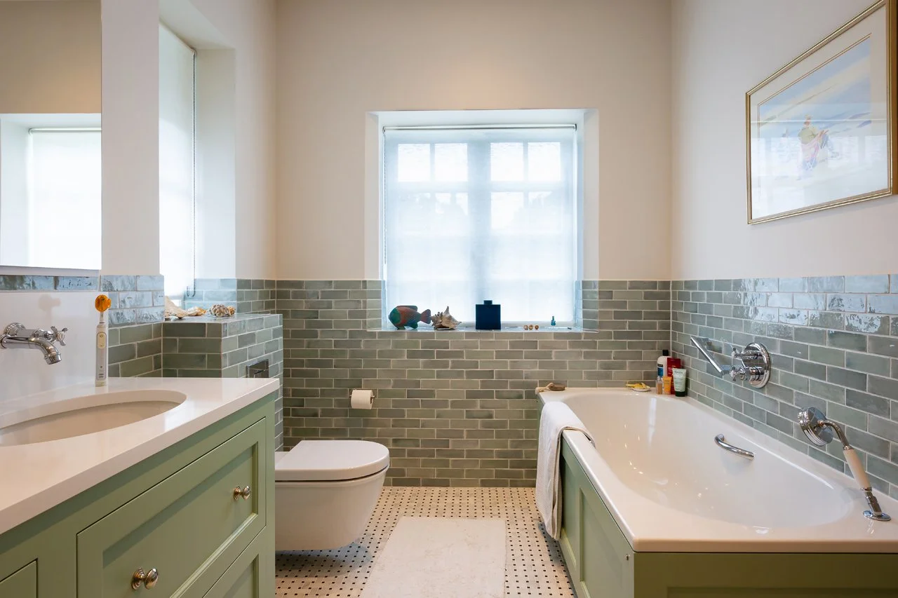 Traditional bathroom