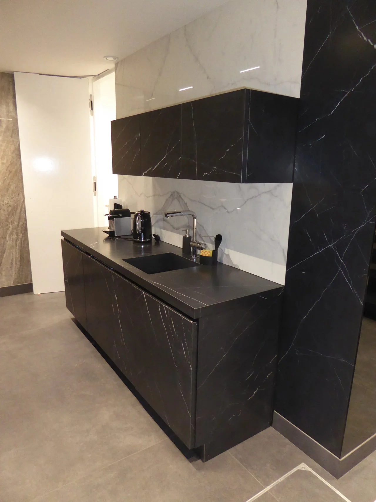 The staff Kitchen made use of Porcelain units.