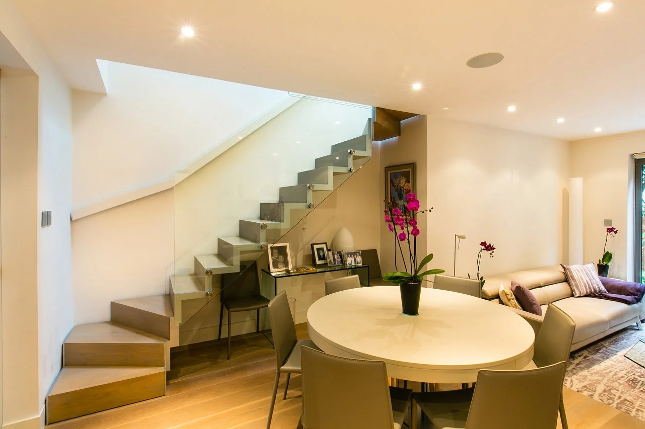 Belsize-Lane-cantilever-stair.jpg