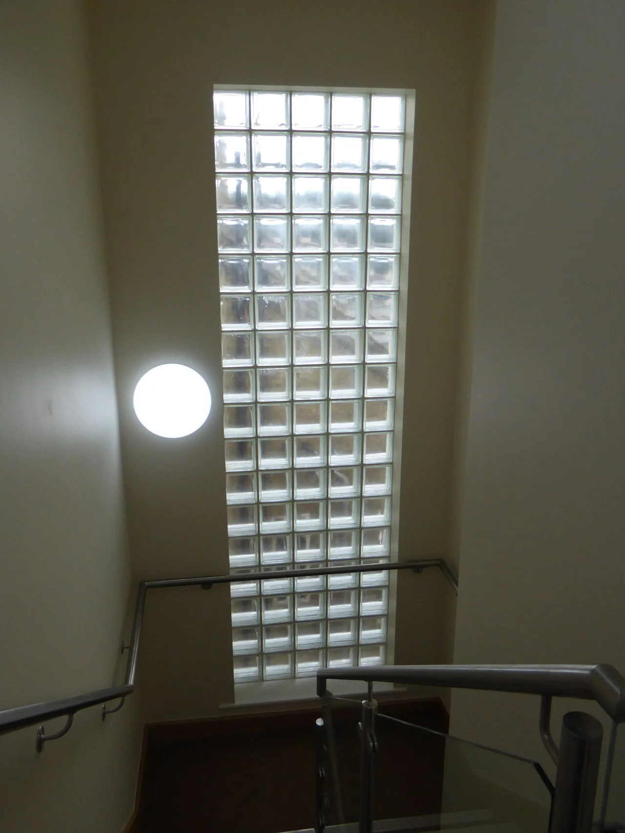 Finchley-Central-Flats-Stairwell.jpg