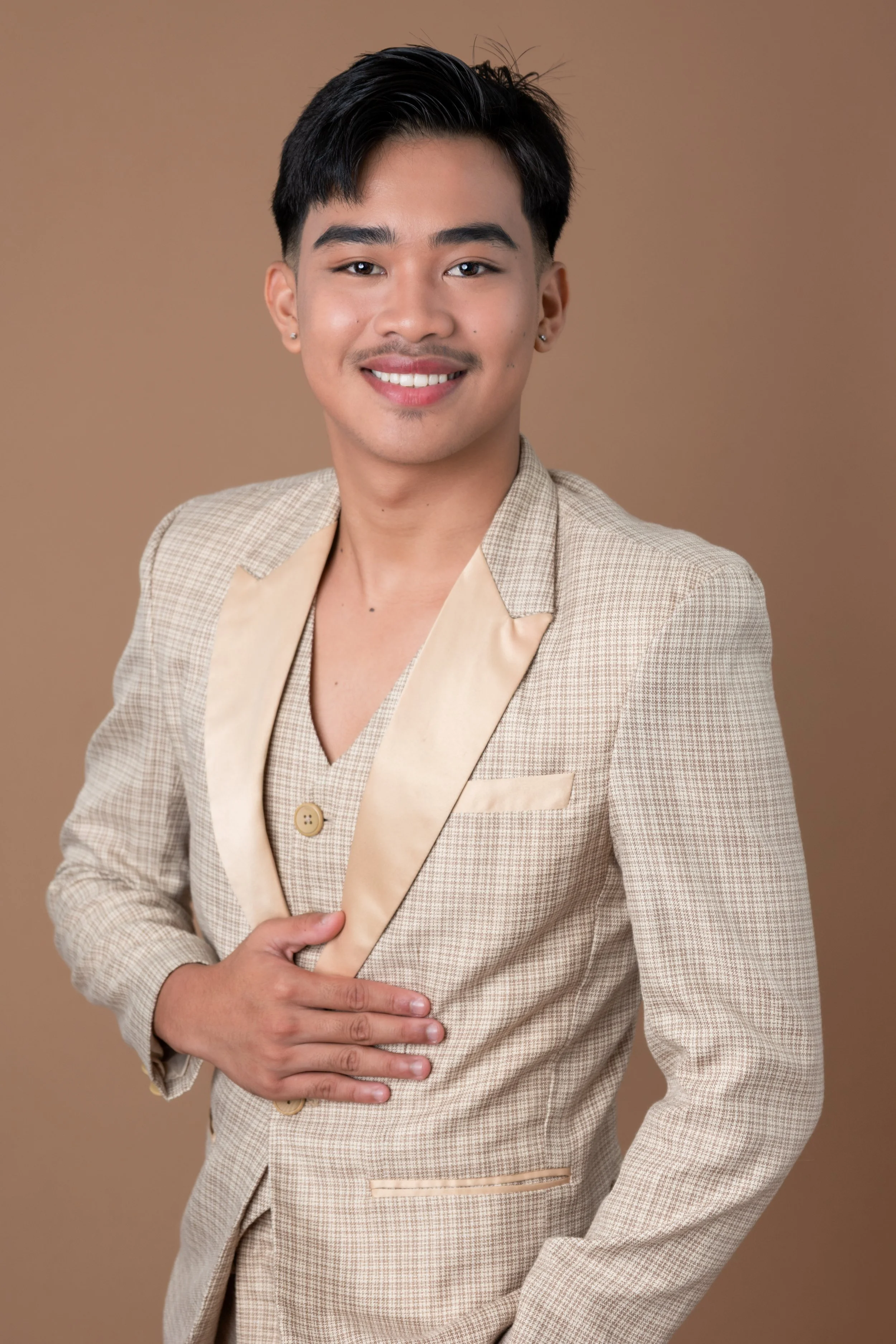 portrait shoot 2.5.26-942-Edit.jpg