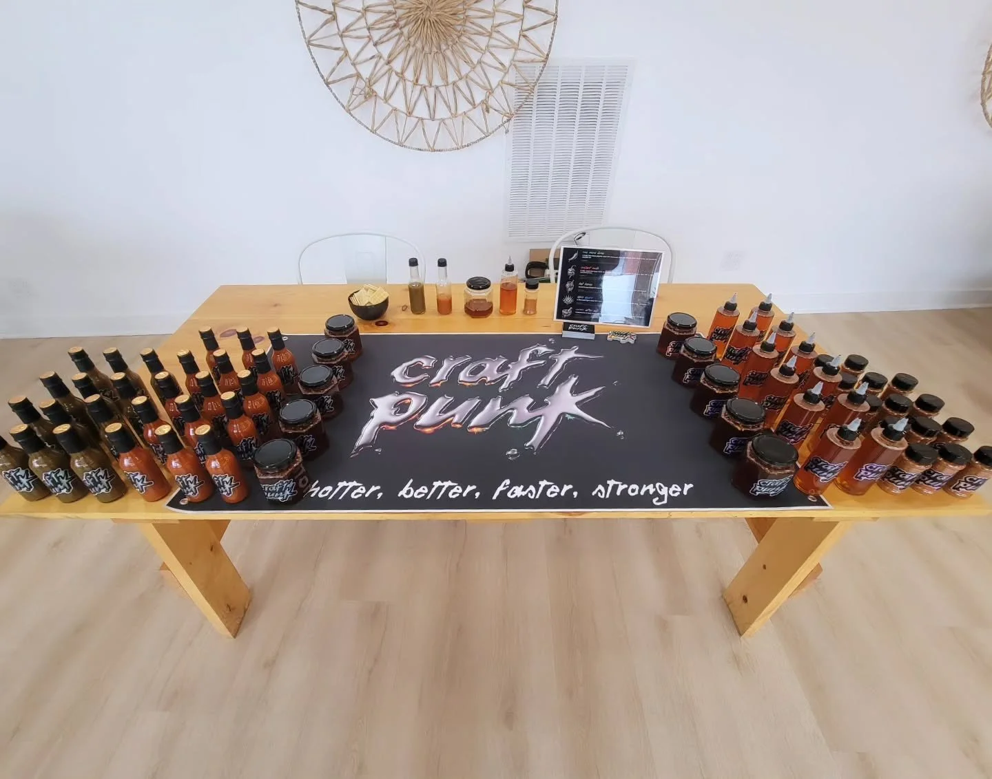 Swing by @slate_on_south and get saucy with me 🌶️💦