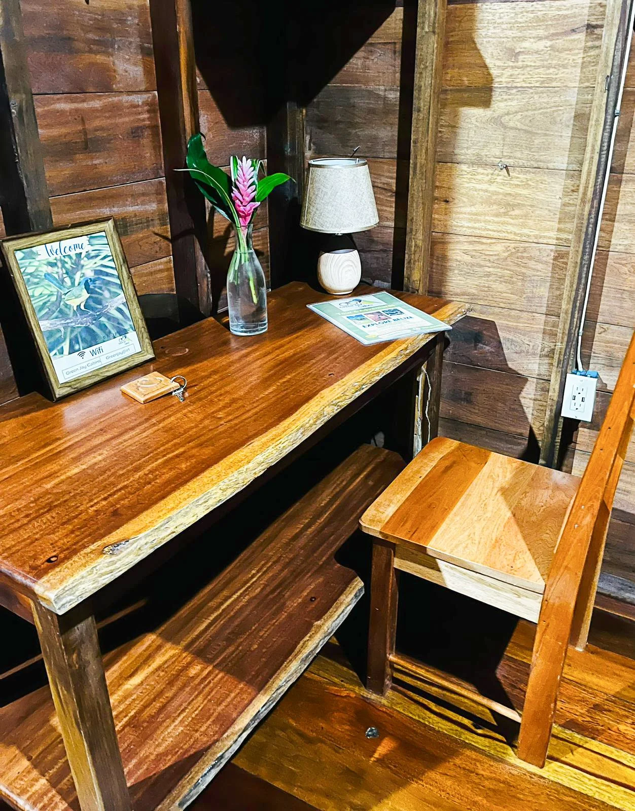 Cabin 2, Work desk with night lamp