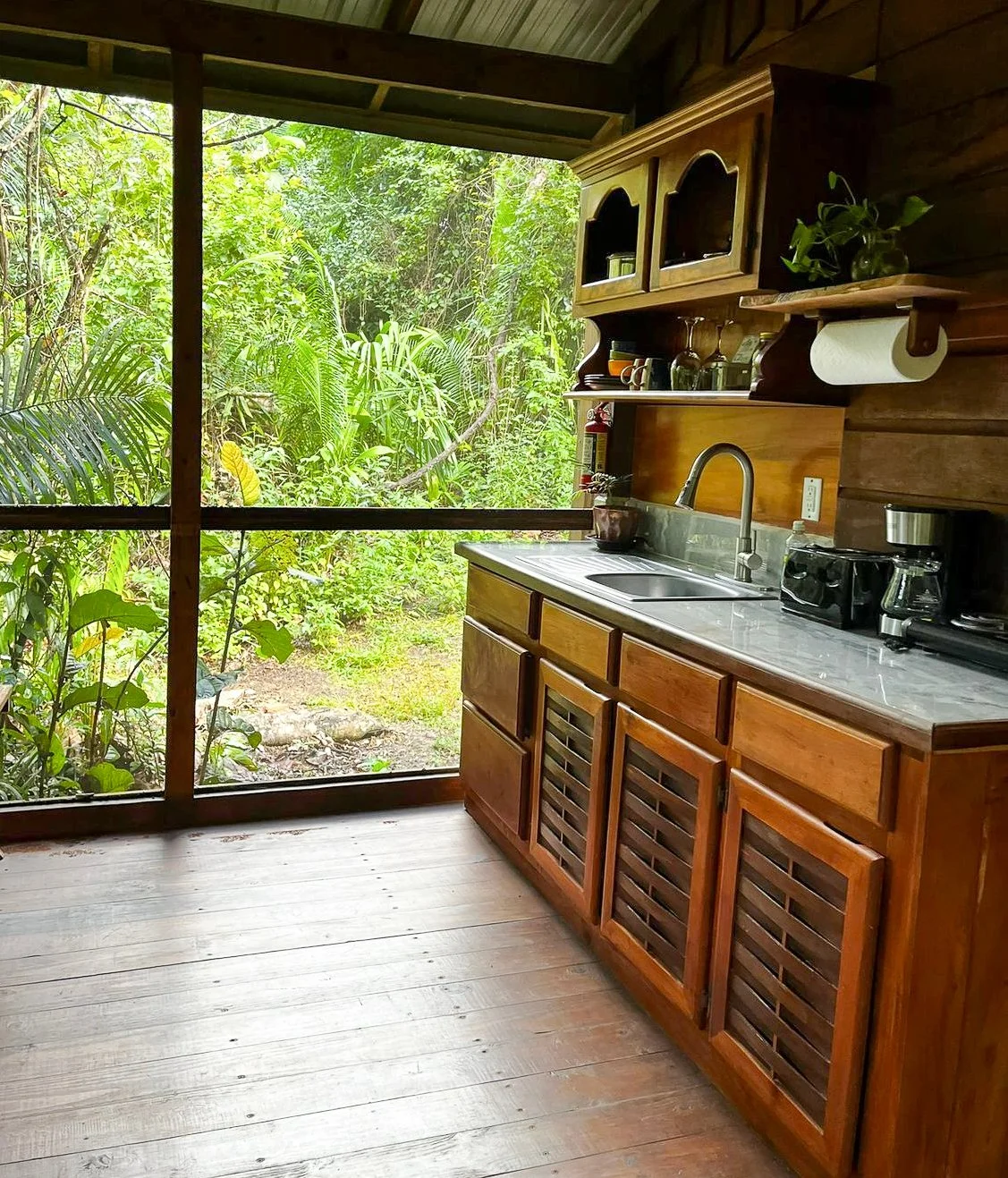 Cabin 1, kitchen