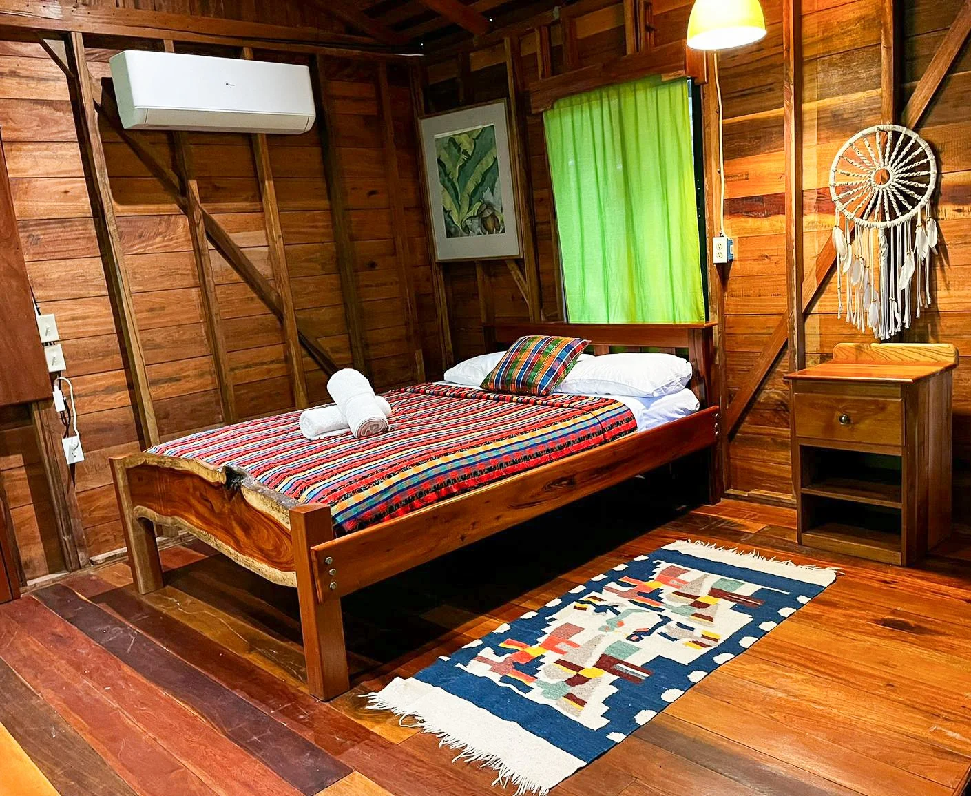 Cabin 1, Queen Bed