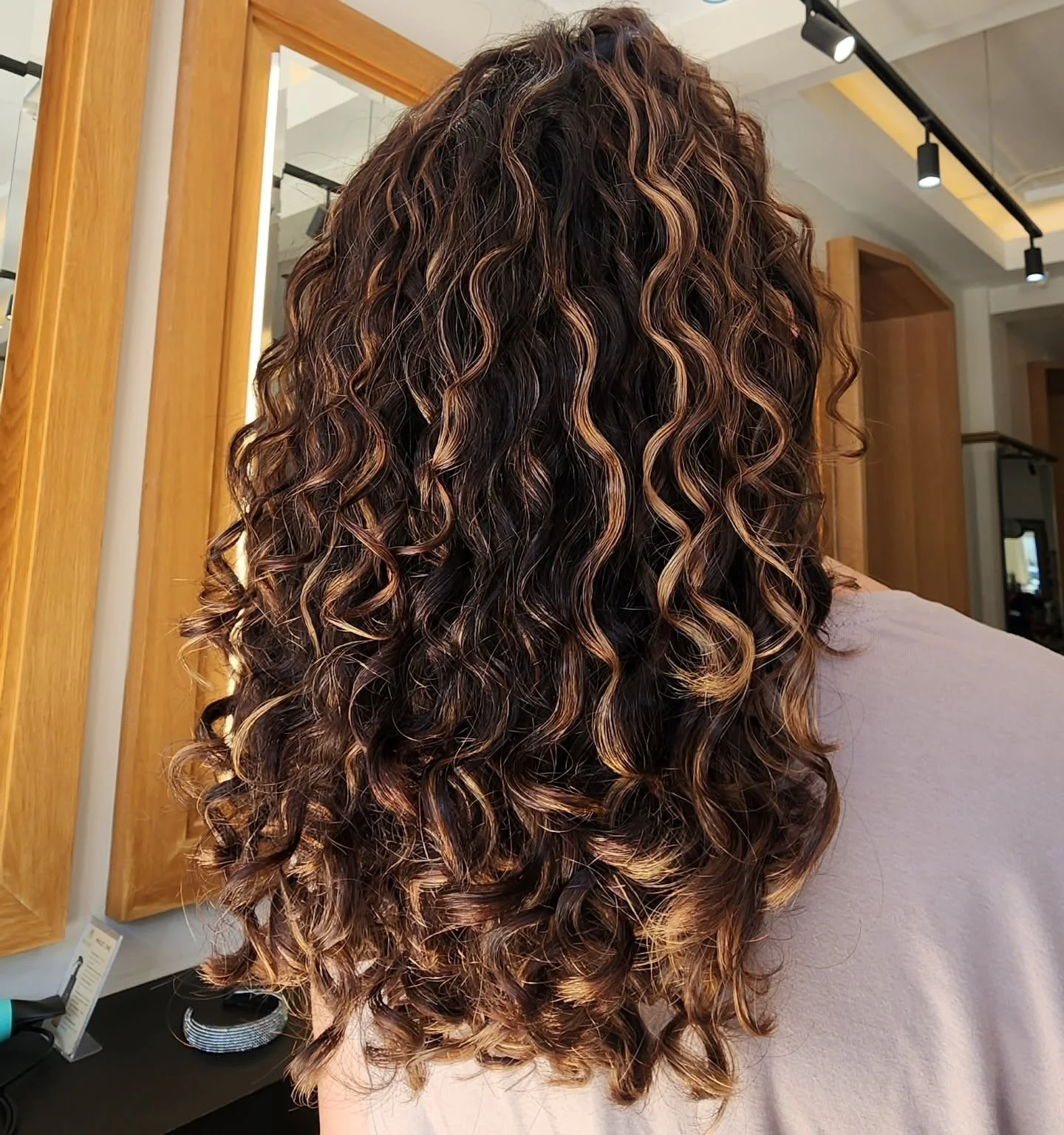 Not every journey ends icy ❄️⁠
Some end rich, caramel &amp; glowing 🤎🔥⁠
⁠
Blondorplex + 4% (finished with 6%)⁠
Rooted with Color Touch 5/71⁠
Finished with 7/97 + 7/89 for that caramel dimension ✨⁠
.⁠
Ask for Sade⁠
@excentriconkloof⁠
@intrinsicurlym