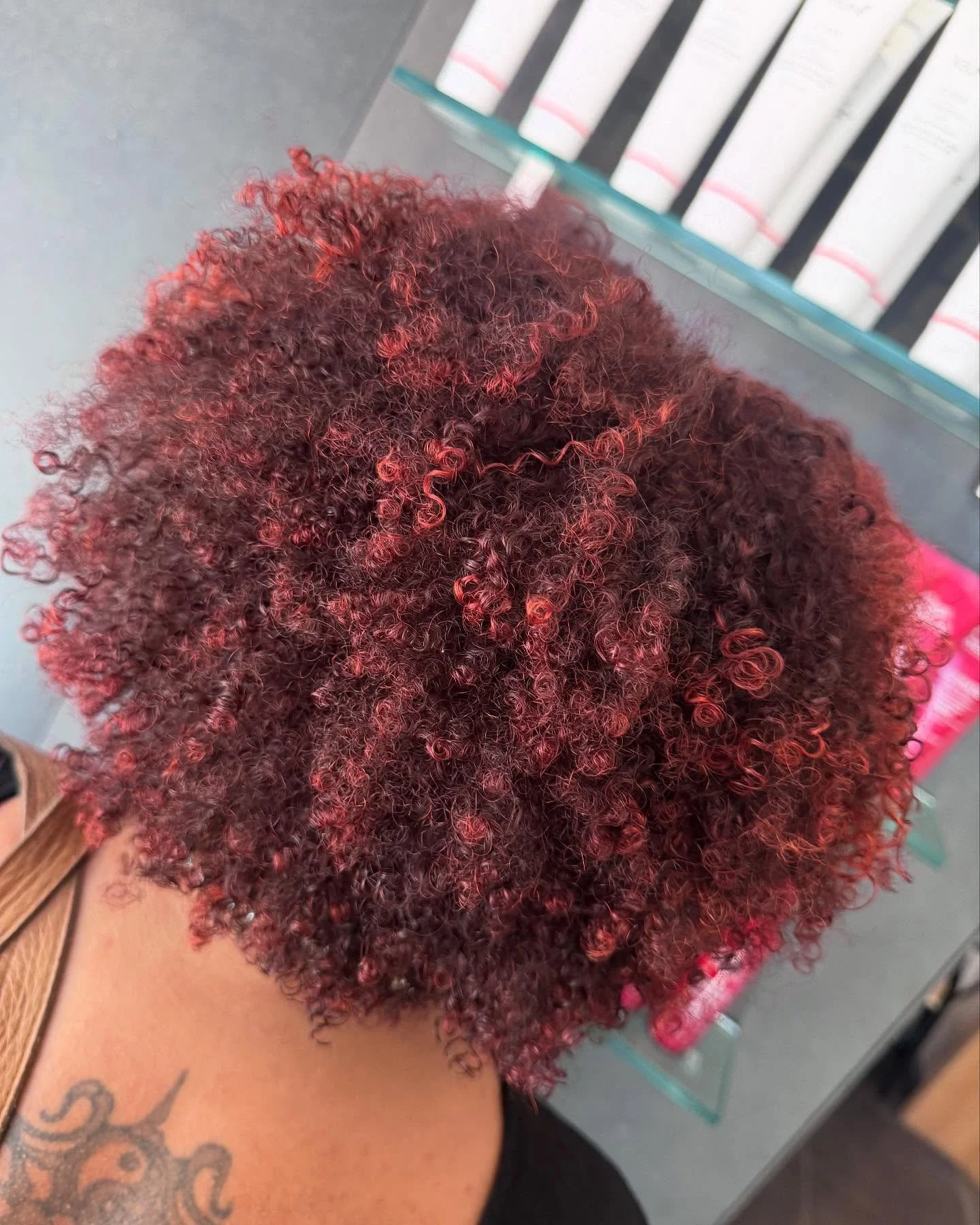 Get those curls ready for Valentine&rsquo;s Day ❤️⁠
.⁠
Ask for Nadine⁠
@excentriconkloof⁠
@intrinsicurlye⁠
 ( #📷 @nadine_stylist )