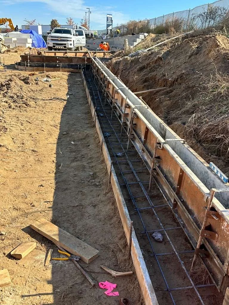 Foundation & Retaining wall concrete pour