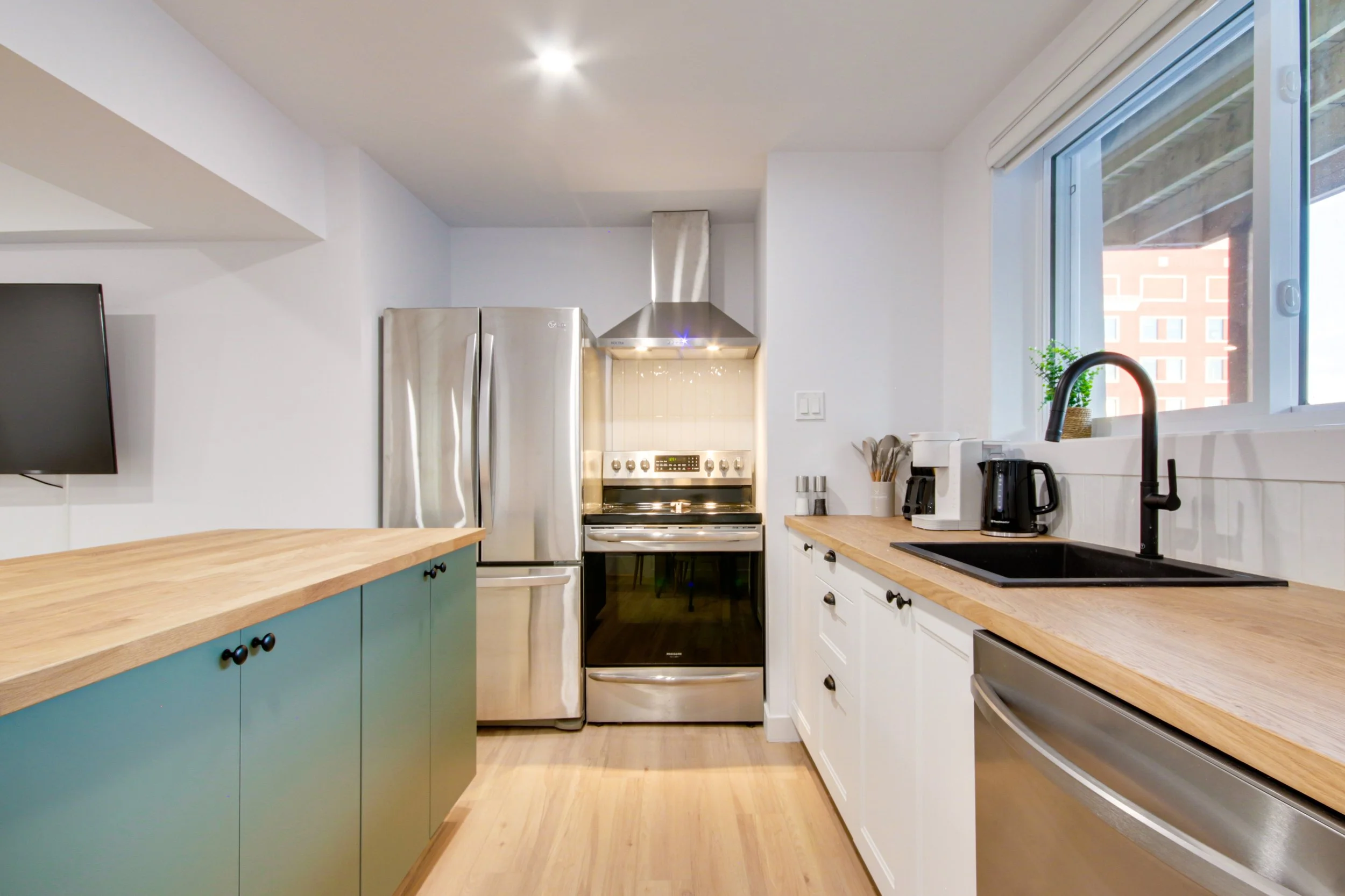 ImmoGraphie_Chantal_Dubuc_Photographe__AIRB&B_demi_sous_sol_rue_des_Forges_ (11).jpg