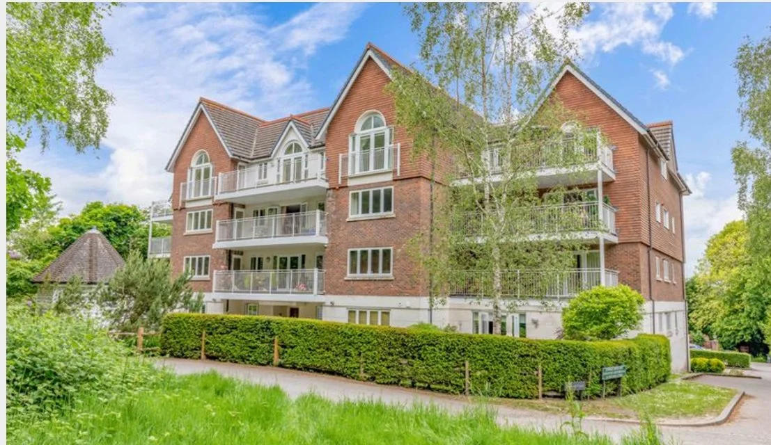 Well-Appointed 1-Bedroom Apartment Opposite the Golf Course, Forest Row