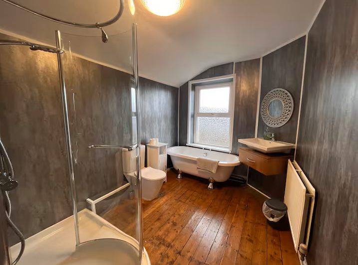 Private bathroom in Morecambe long-stay accommodation