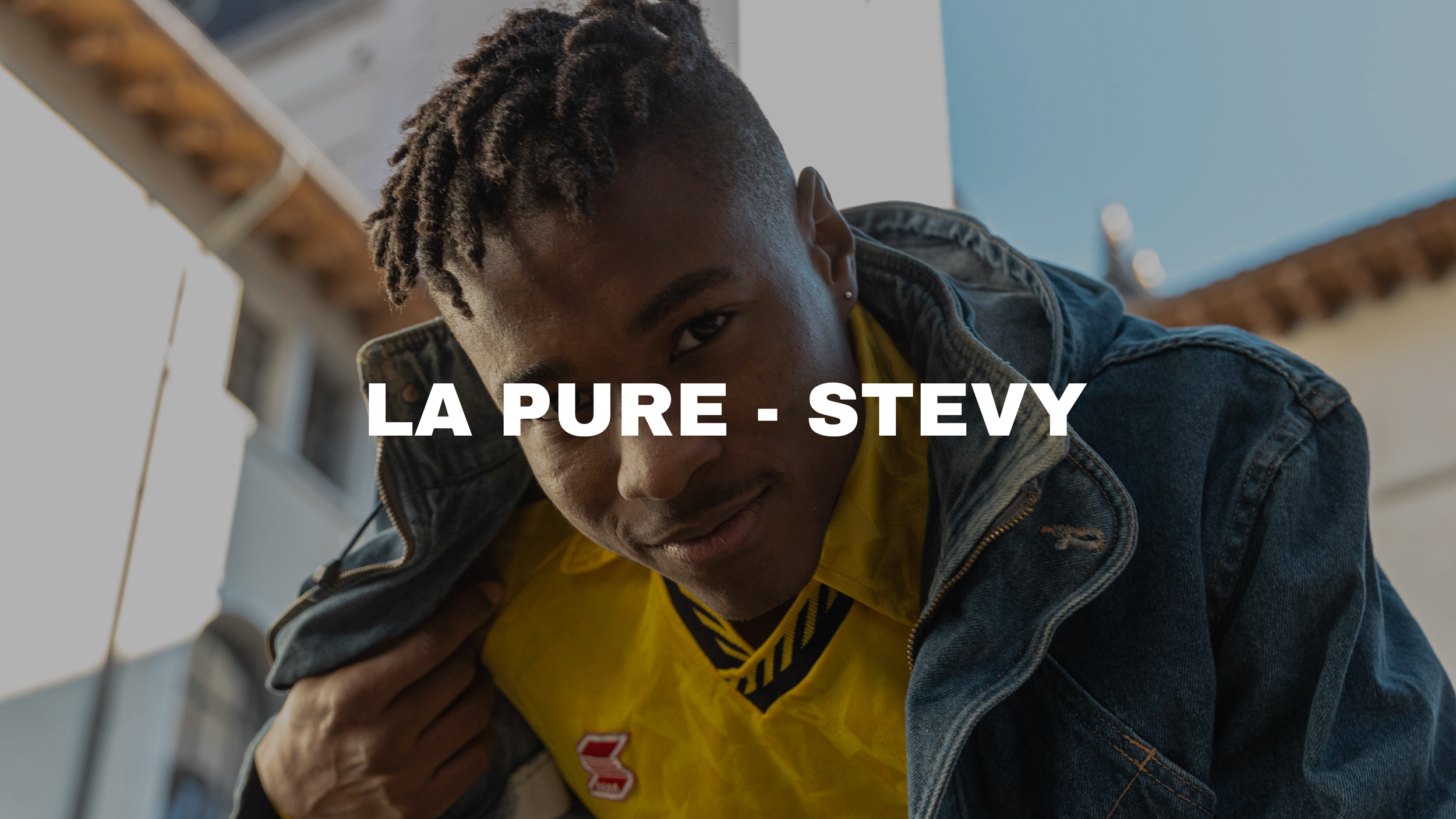 Photo d'un modèle pour la boutique LA PURE, photo d'un shooting et tournage photo vidéo pour une pub mode à destination des réseaux sociaux - Léo THOMAS | Vidéaste Lyon | leofilms.fr