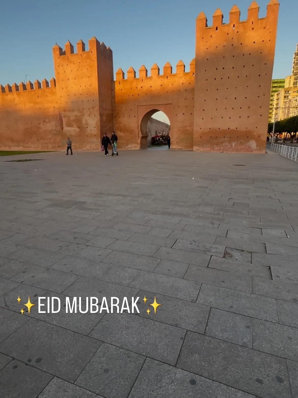 Eid Mubarak from the heart of the Medina 🌙✨

Unlike many countries that rely on astronomical calculations, Morocco remains  dedicated to the centuries old tradition of physical moon sighting 🔭🌕

Yesterday the crescent was officially sighted, so Ra