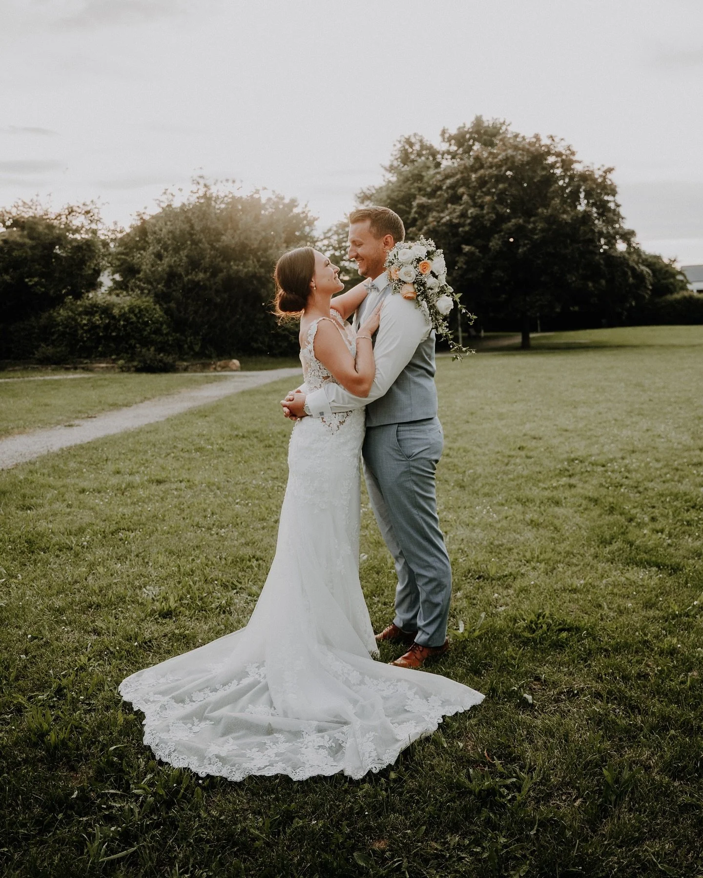 JUST MARRIED. 🤍

Tanja &amp; Oli 💍

 

#wedding #weddingshooting #love #justmarried #hochzeit #hochzeitsfotografie #n&uuml;rtingen #esslingen #bridetobe #hochzeitsfotografstuttgart #weddingphotography #outdoor #forest #engaged #sony #loveislove #ph