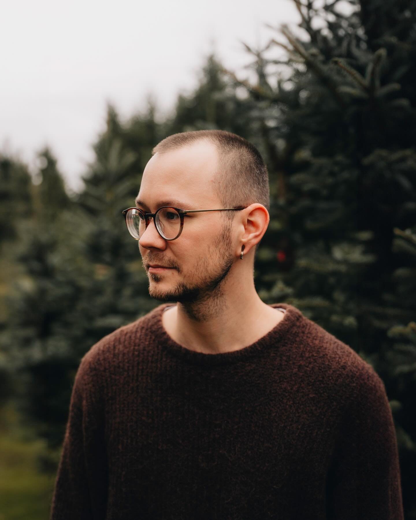 lets start this journey. ✨

Hey, ich bin Jan und das ist meine kleine Familie.
Ich fotografiere seit f&uuml;nf Jahren leidenschaftlich Landschaften und habe nun immer mehr Erfahrungen mit Portr&auml;ts von Familien, Paaren und Kindern sammeln d&uuml;