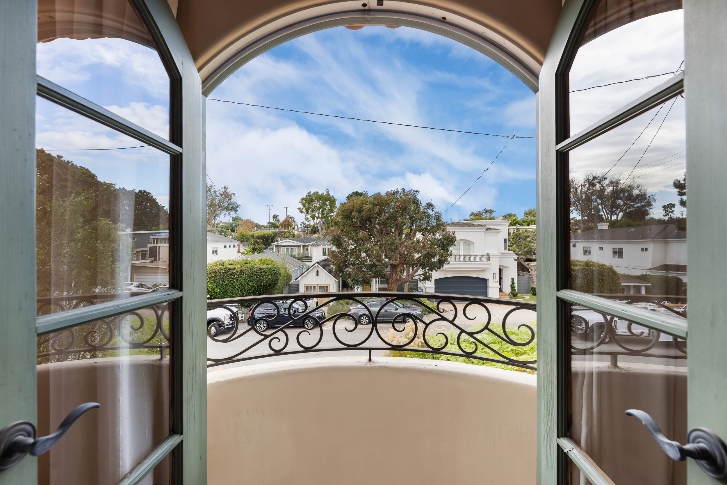 Interior Pro Images 2508 Pine Ave-79.jpg