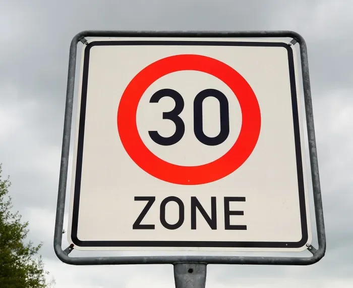 Bezirksversammlung beschließt Tempo 30 auf allen Bezirksstraßen in der HafenCity