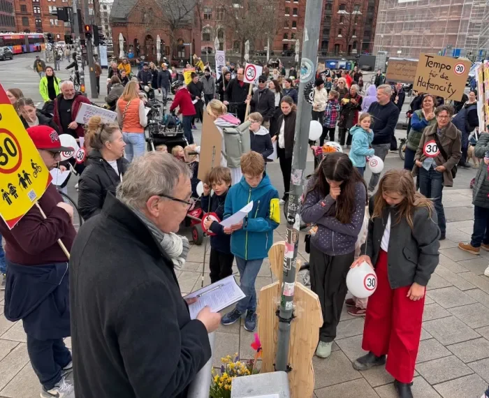 Statement der AG Verkehr: „Verkehrssicherheit in der HafenCity jetzt!“ – 300 Menschen demonstrieren für sichere Straßen