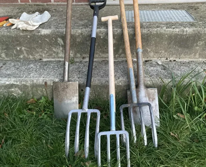 Die Forken und Spaten sind bereit