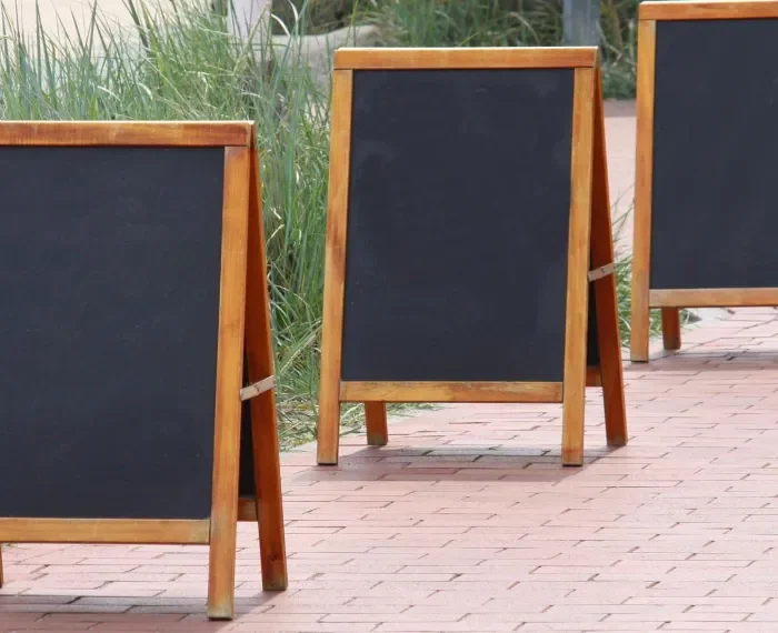 Beschilderung und Gestaltungsregeln Erdgeschosslagen