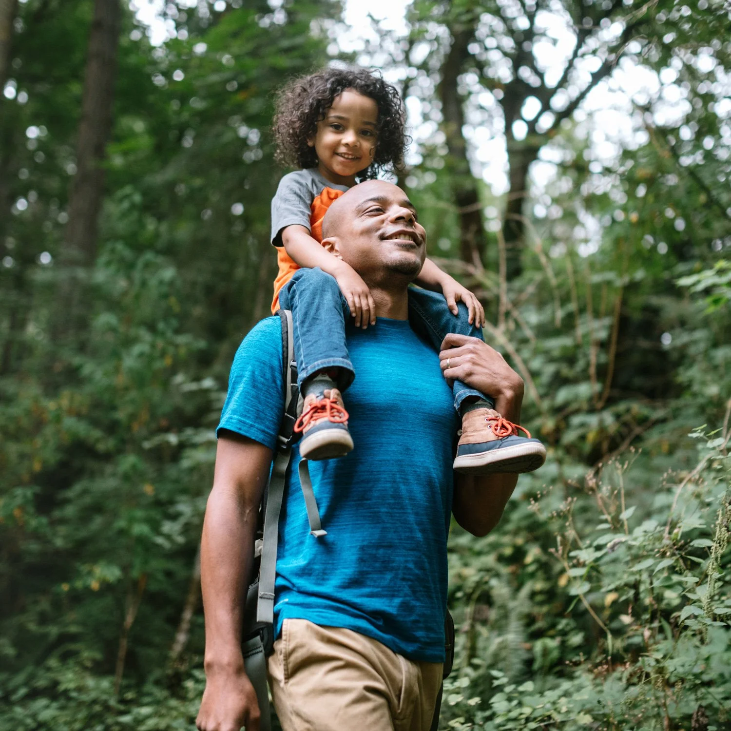 Family hikes together.