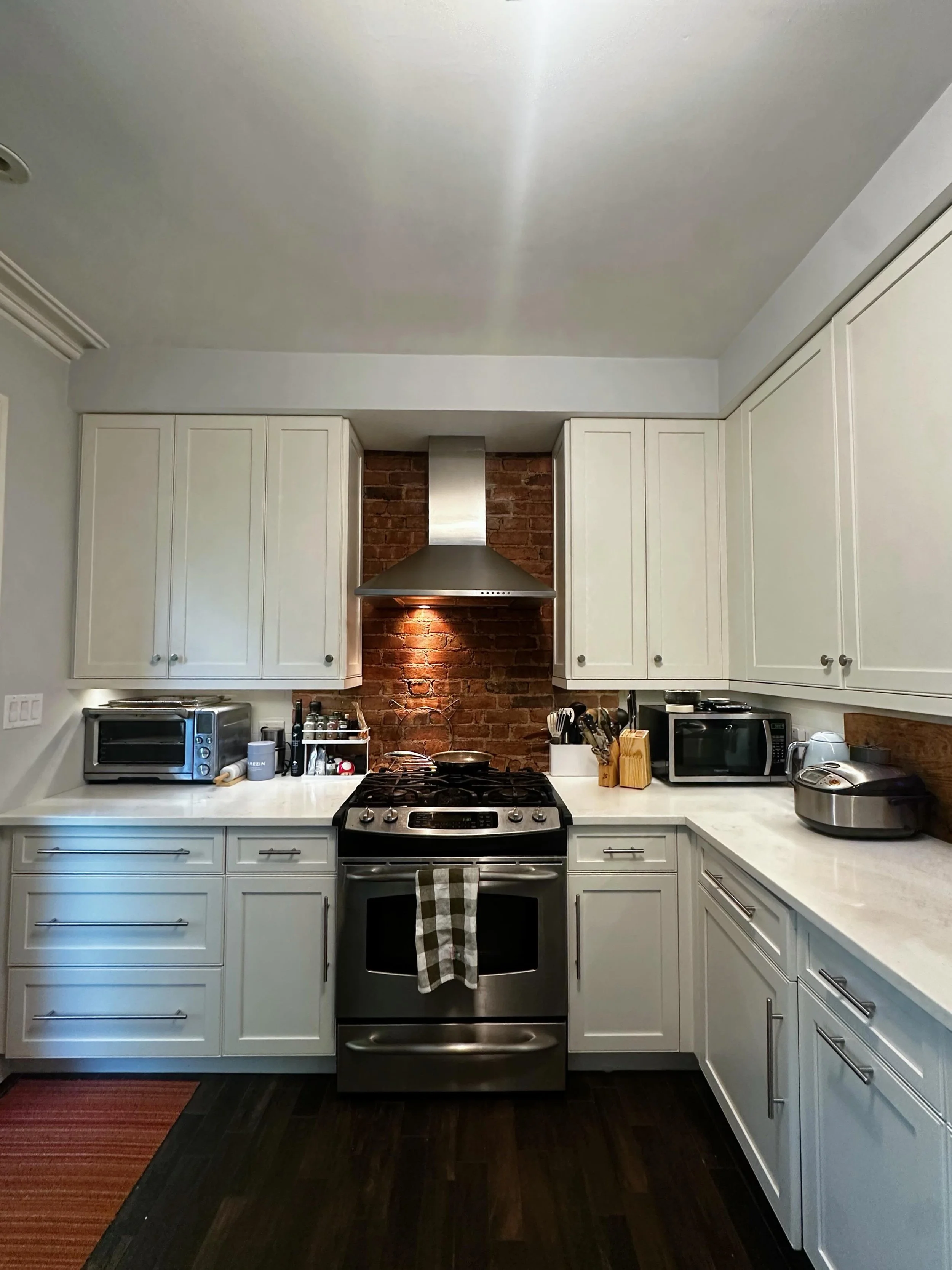 A clean home looks good on you ✨🏡

Let us take the stress off of you, book your spring cleaning today! 🌷

🔗 Inquire &amp; book today using our website link in bio!✨