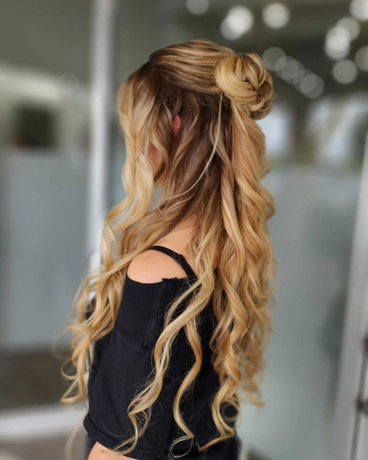 ✨ Prom vibes by @veronikstyles ✨

Do you have a special occasion requiring extra special hair? Veronica is your girl! Get in touch with her directly at (909) 503-2167