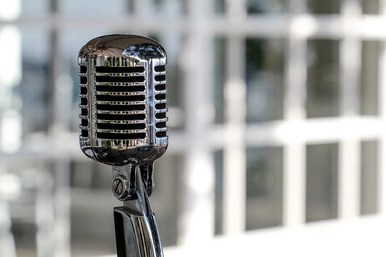 fabrizio_65-microphone-5340340_1280.jpg