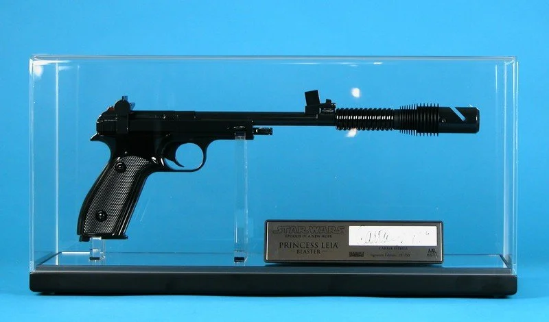 MASTER REPLICAS Princess Leia blaster signature