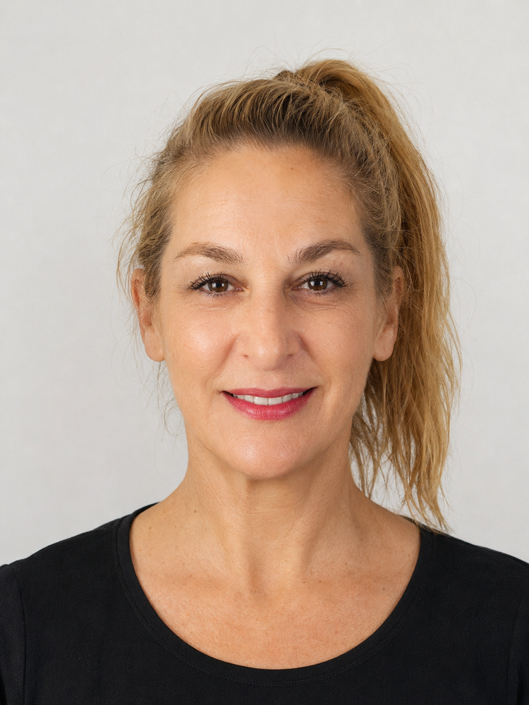 Lourdes González, Administración en Tienda Mentor