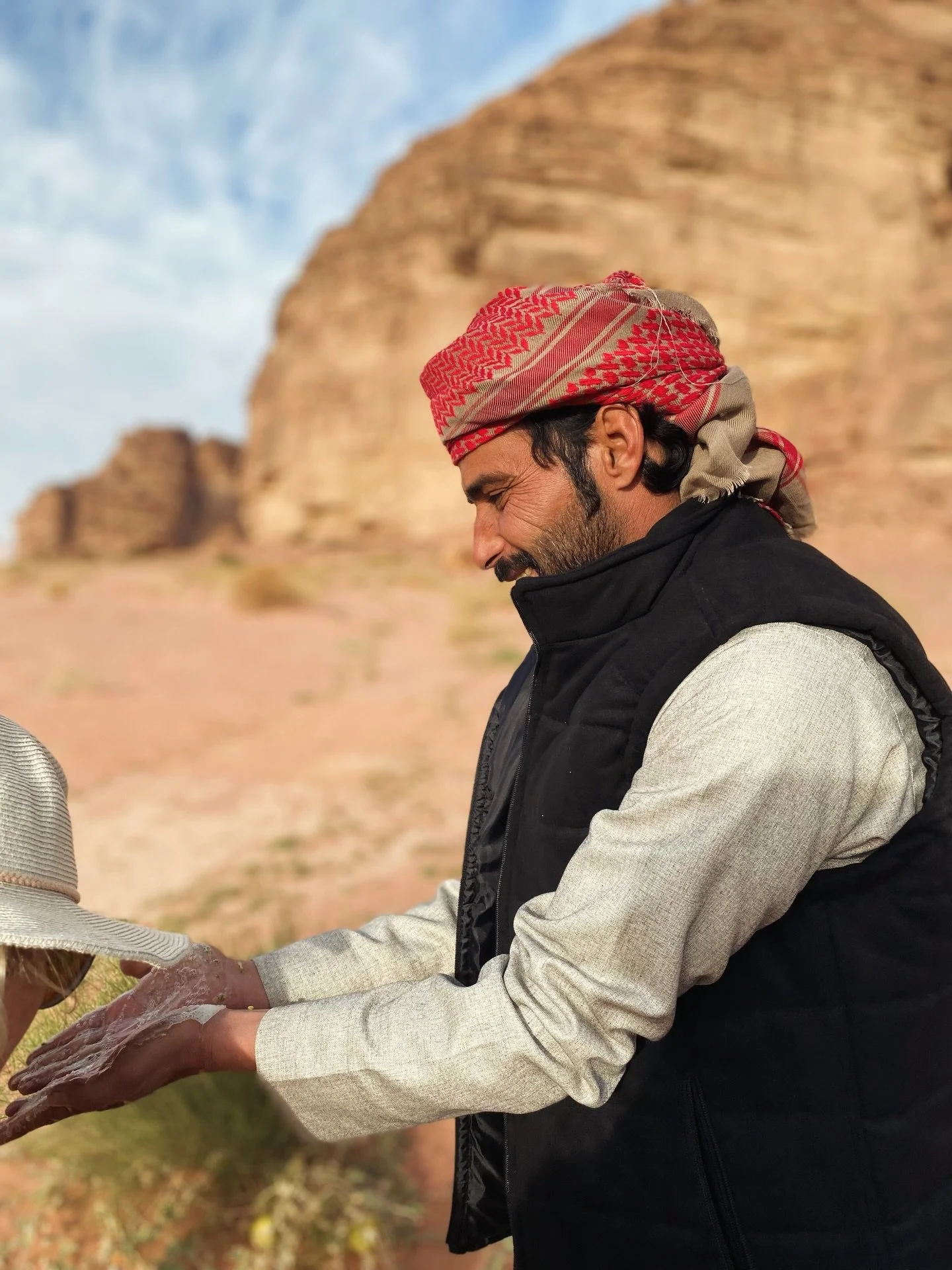 Fresh soap in the desert?! 💯
Our incredible local Bedouin guide invited our small group of women into an everyday moment beyond the facts of Wadi Rum.
العِجْرِم (Ajram) gathered from the desert and mixed with water, becomes a simple, aromatic soap b