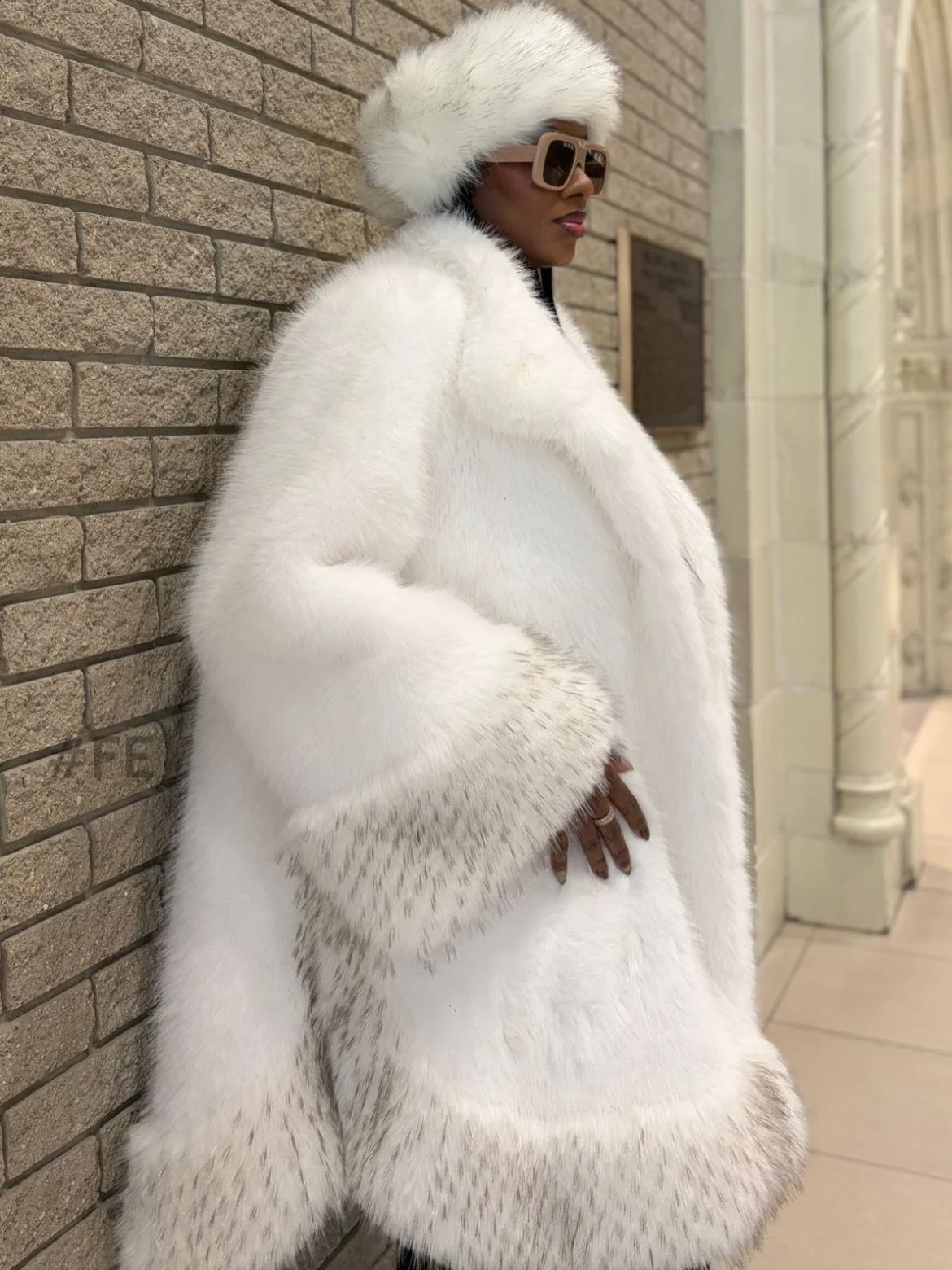 FIRST LADY🤍 #FE🐆
Impeccable elegance for this fur masterpiece. The First Lady coat embodies the sophistication and grace of a woman who inspires respect. Perfect for special occasions, it adds a touch of luxury to your look.