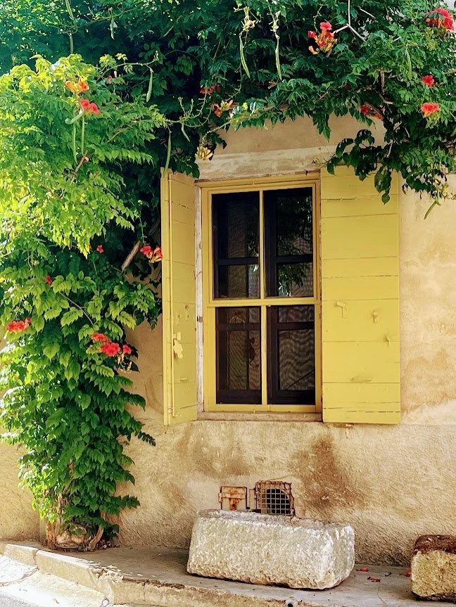 Lourmarin window.JPG