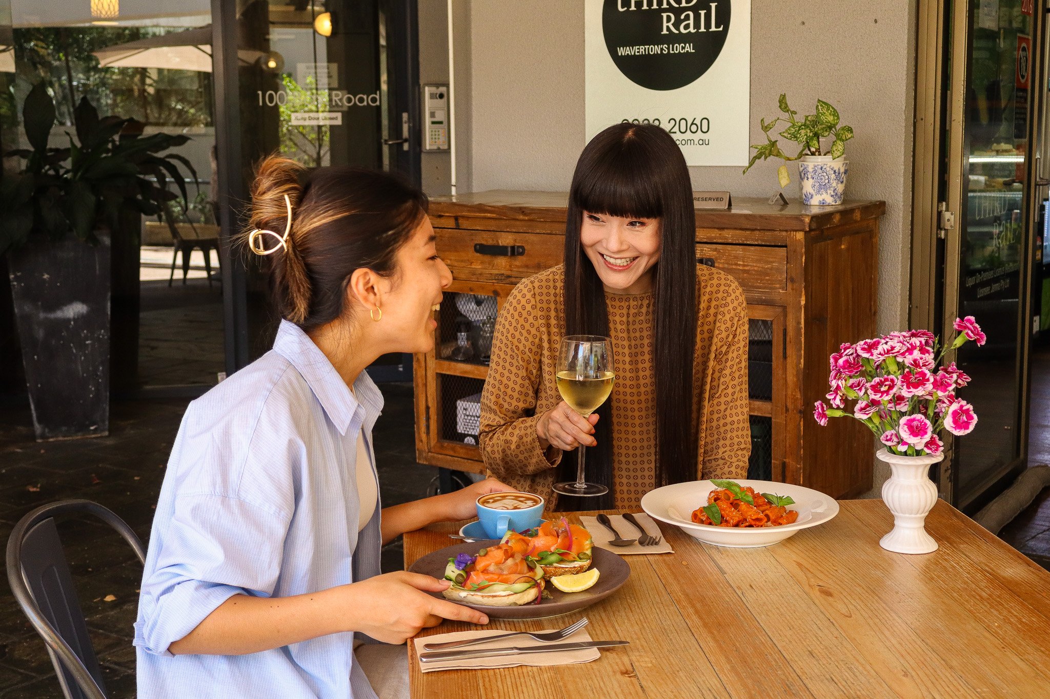 Third Rail Cafe Waverton vibes and dining experience