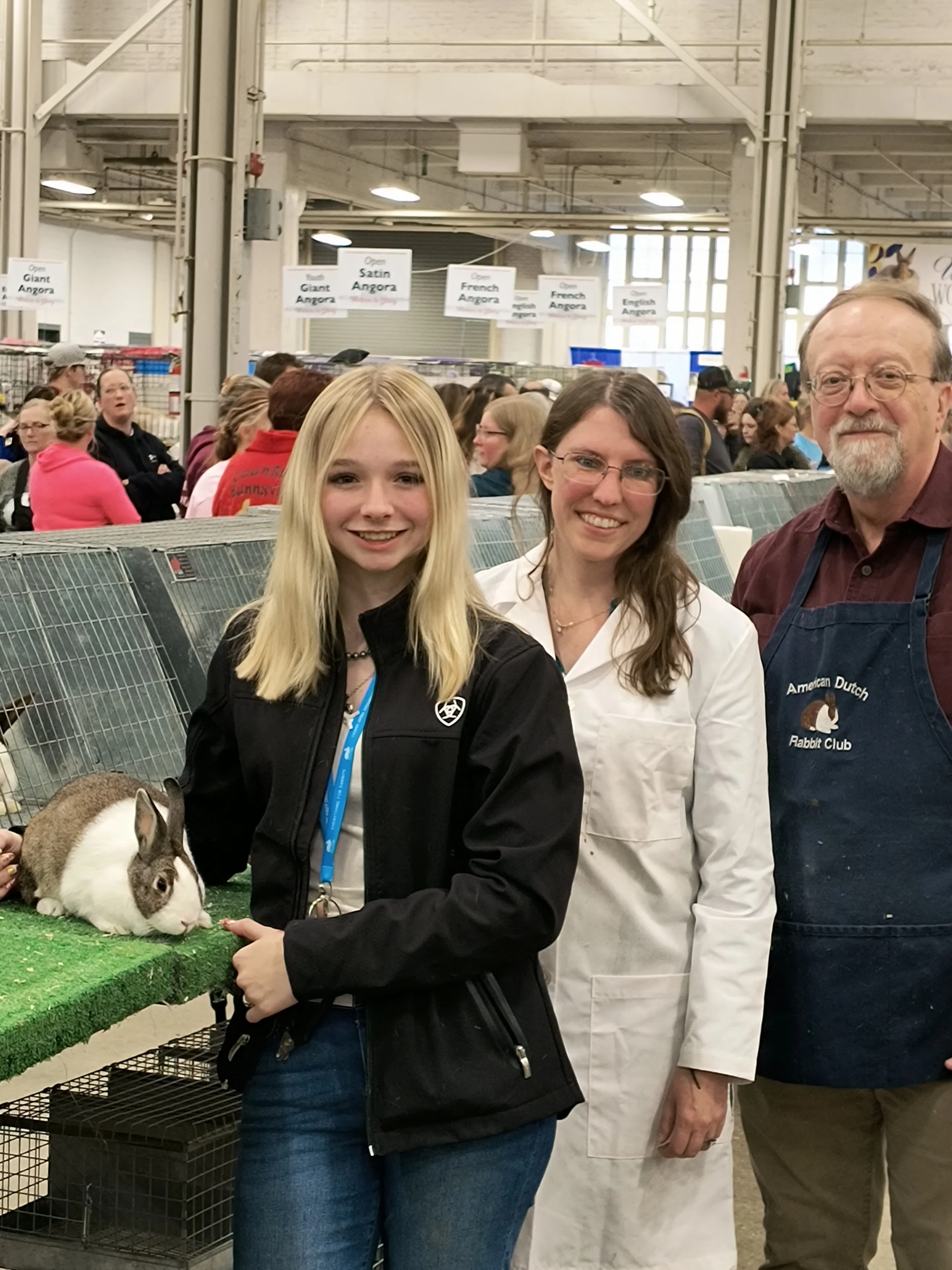 Youth Best of Breed & Best in Group -
ARBA Convention - 11/16/25 - Indianapolis, IN., Lily Hamilton - Gray Sr Doe
