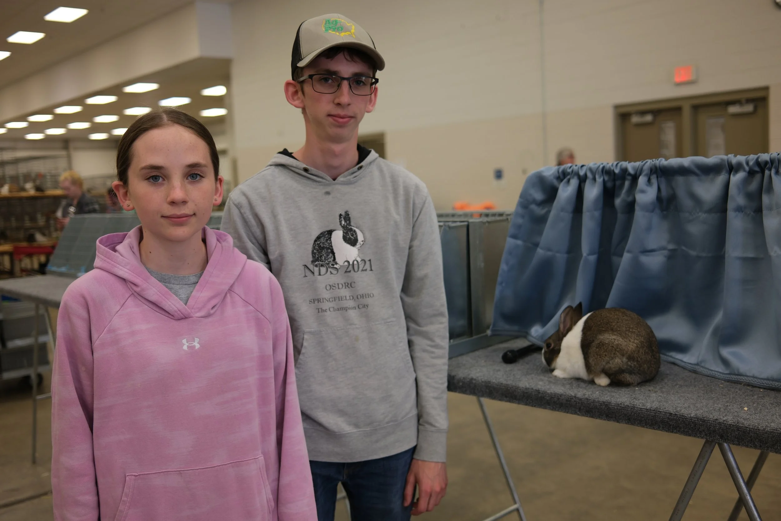 Annabelle and Gage Thompson with Youth Best Opposite of Sex (Gray Jr Buck)