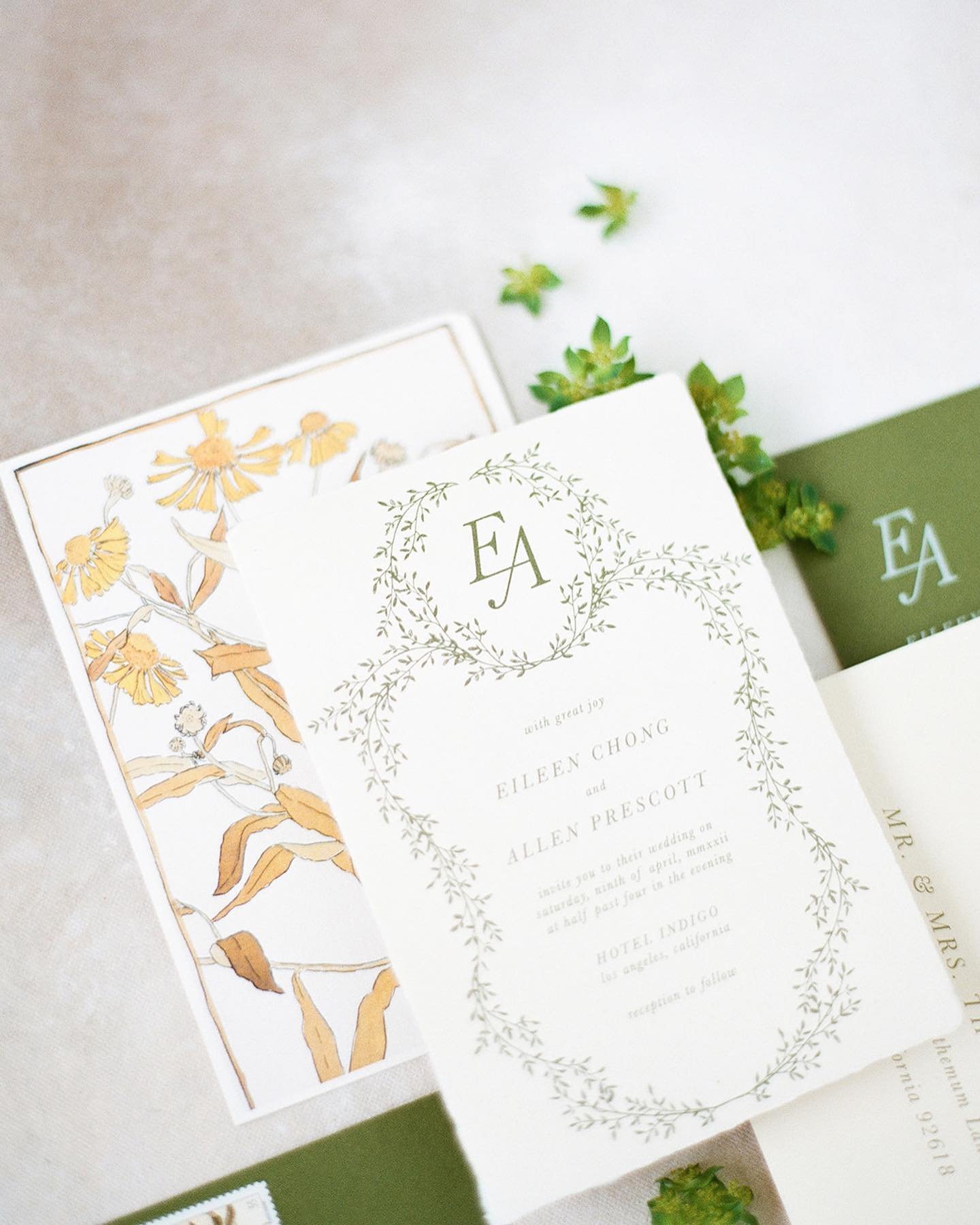 Always been in awe of @empaper.co and her talents! Such a beautiful and sophisticated design 🧡 more details coming soon on #ador&eacute;blogdemariage 

#wedding #invitation #orlando #miami #luxurywedding #weddingdesign #weddingplanner #destinationwe