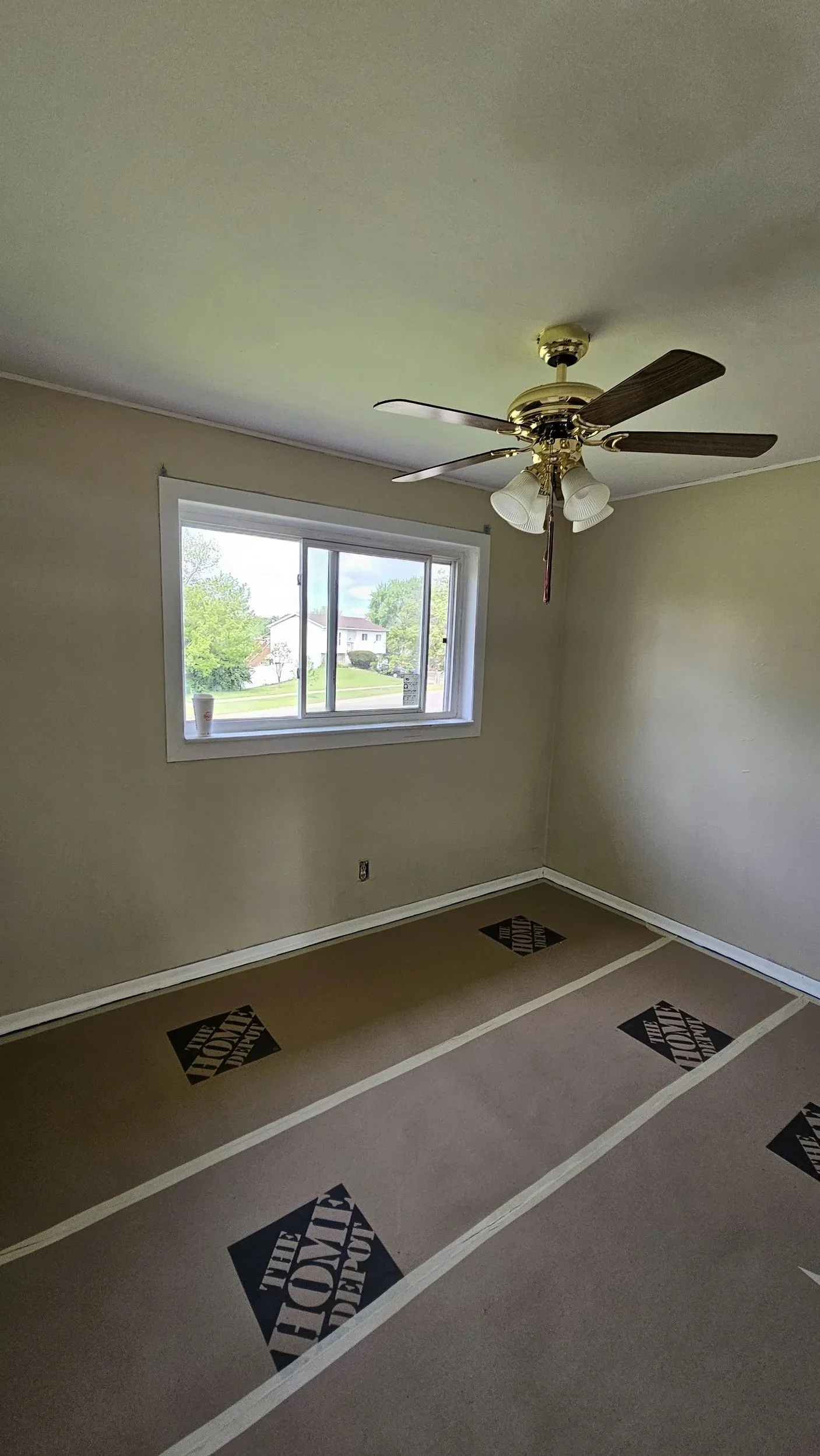 Interior room painting with clean white trim and freshly painted walls in Chicago