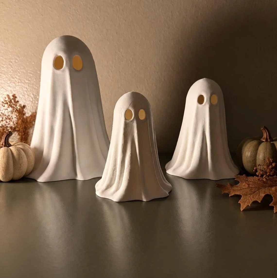 3D Printed Ghosts | Halloween Shelf Decor