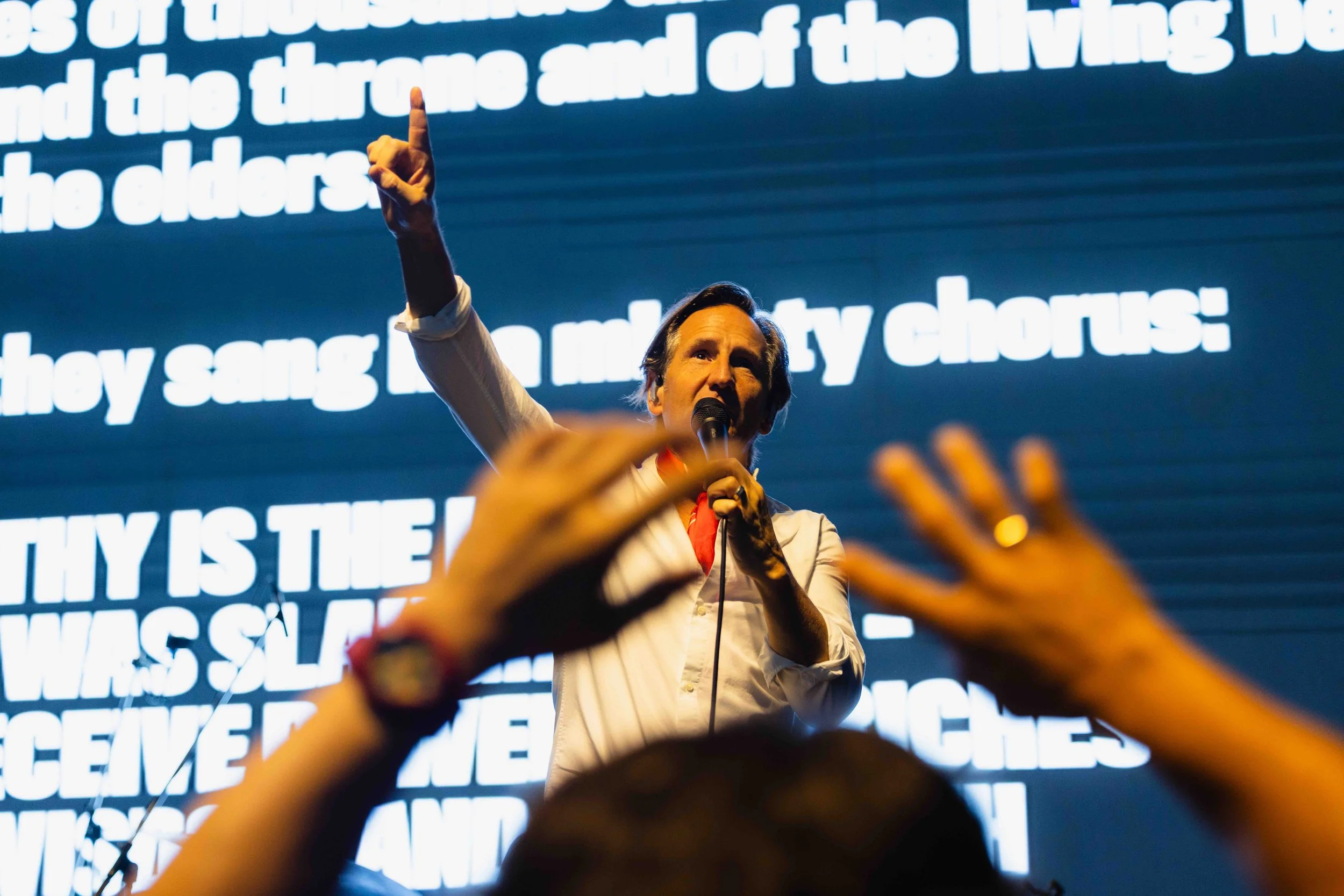 Christians in Bangkok Sings of God’s Love with martin Smith