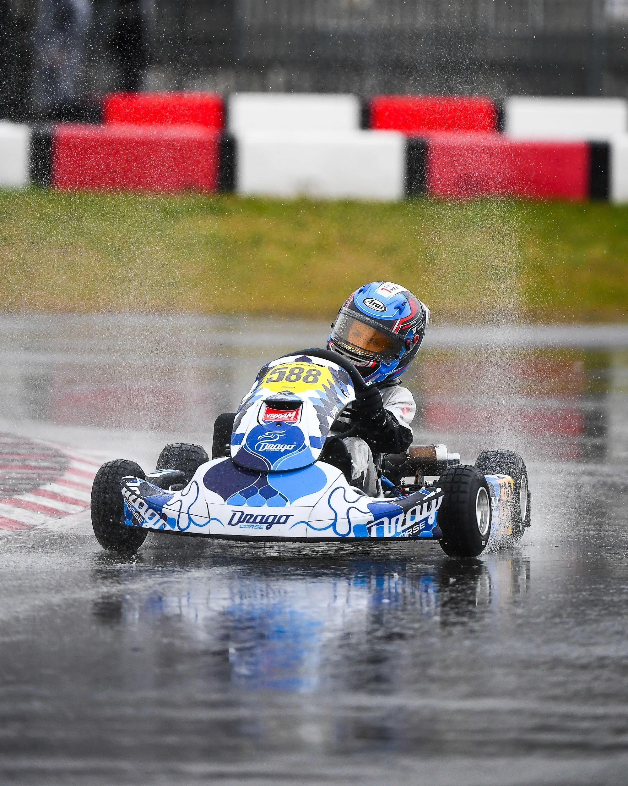 go-kart-pilota-in-azione.jpg.jpg
