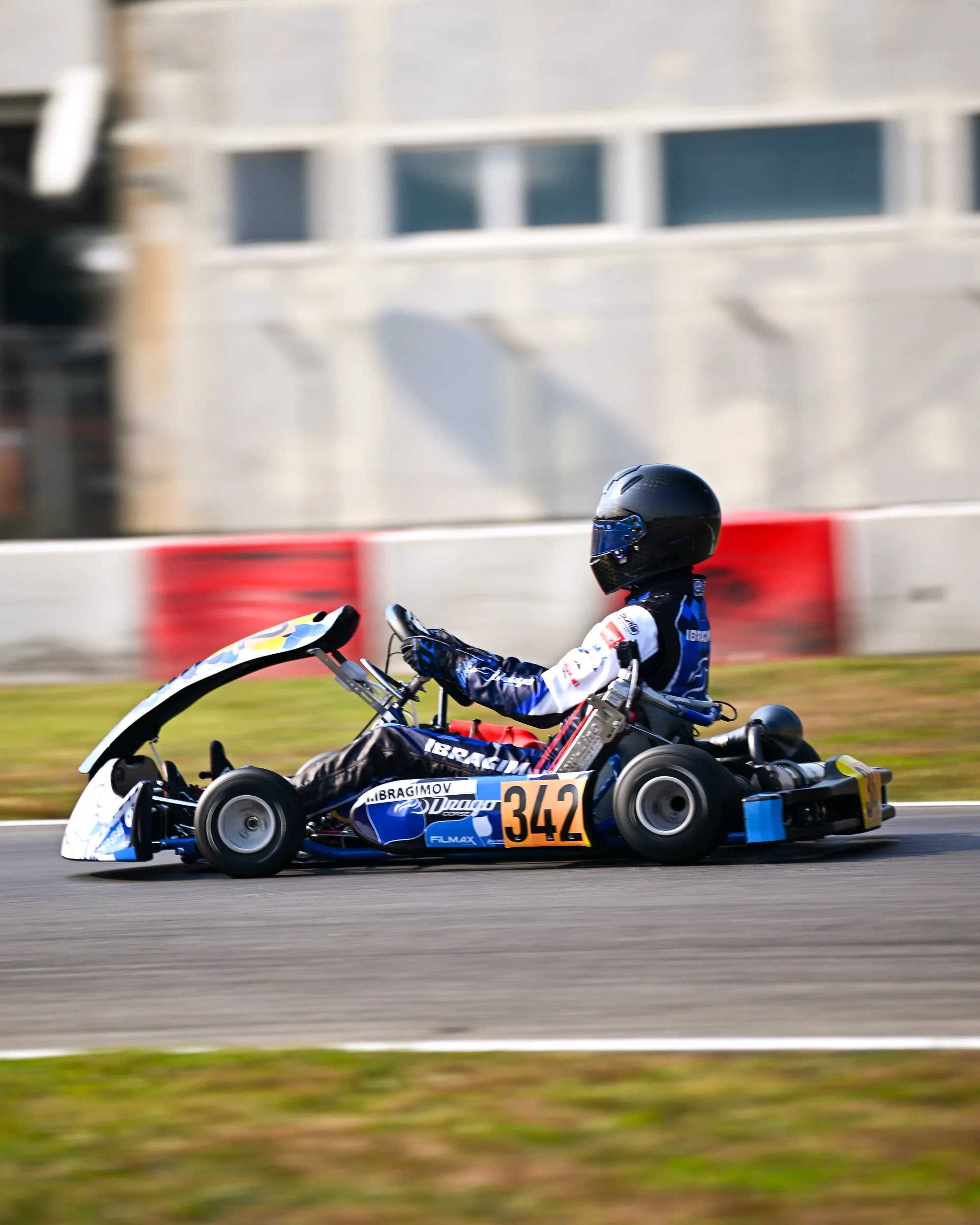 go-kart-blu-sulla-pista.jpg.jpg