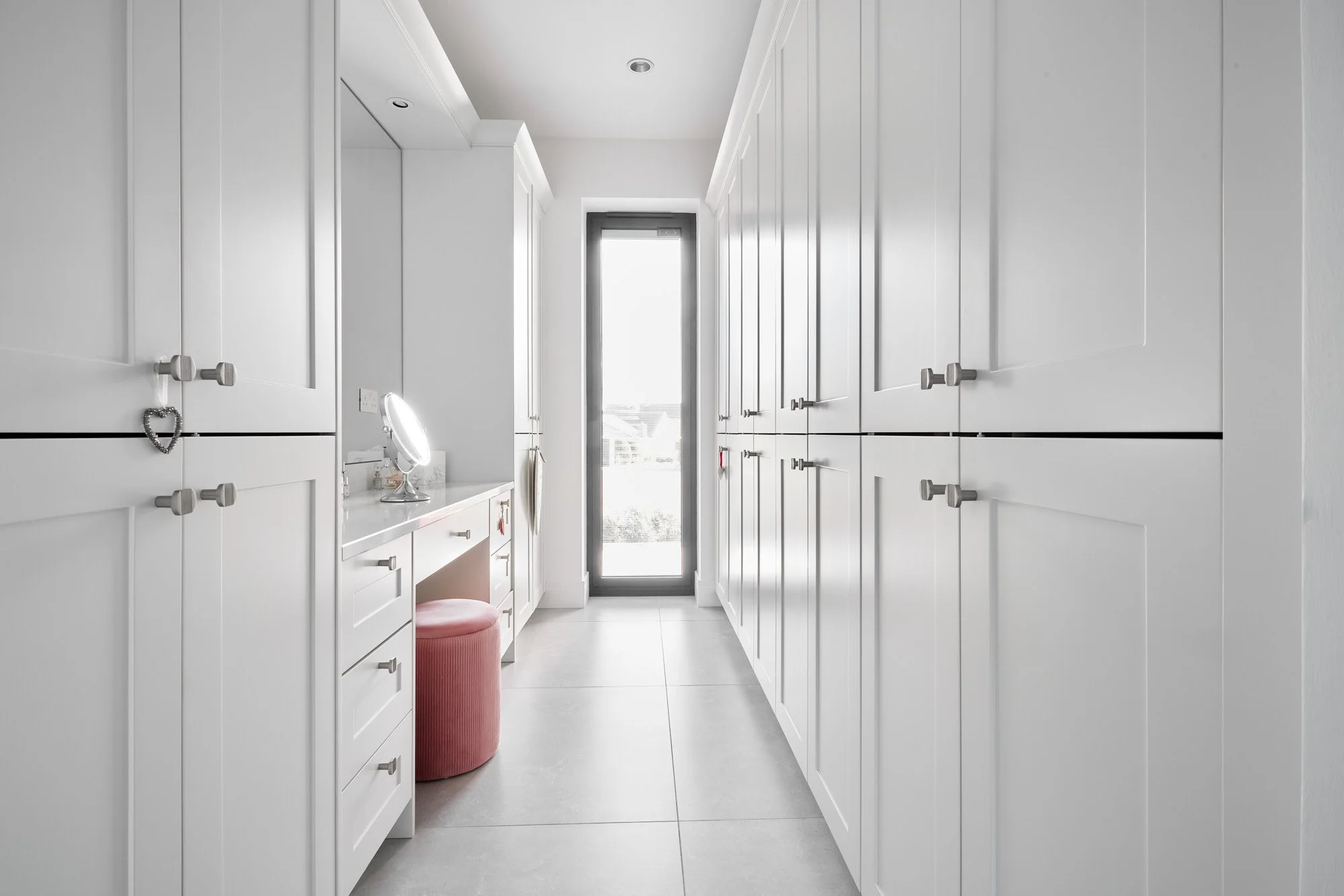 1909 Slab_Graphite_Rowland Garth_Jolly Kitchens_0257_Low Res.jpg